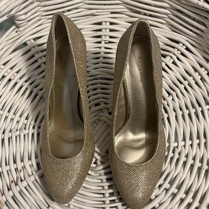 Kelly & Katy Gold Heels